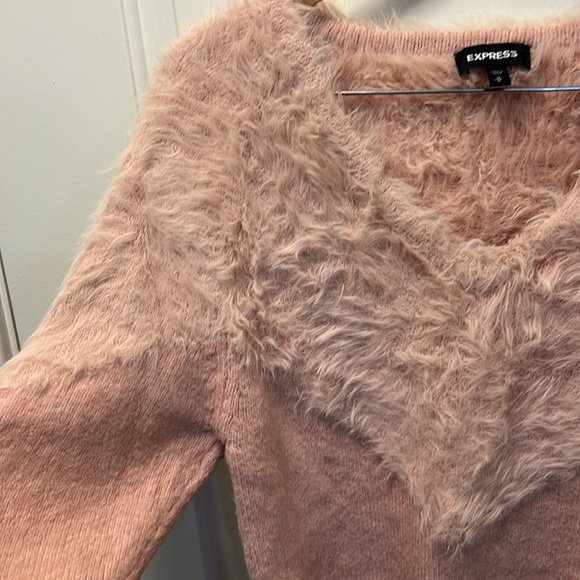 Express wome blush pink v neck sweater with fuzzy neck and shoulder accents. EUC - Picture 3 of 7